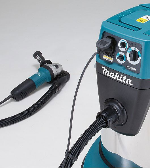 Aspirator industrial Makita VC3211MX1