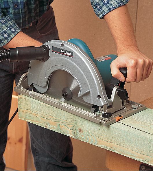 Fierăstrău circular Makita 5903R