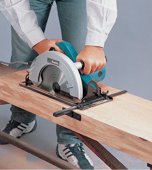 Fierăstrău circular Makita N5900B