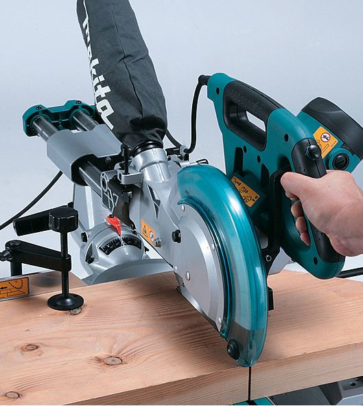 Торцовочная пила Makita LS1018L