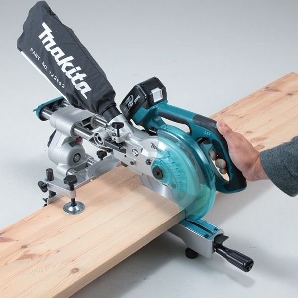 Торцовочная пила Makita DLS713NZ