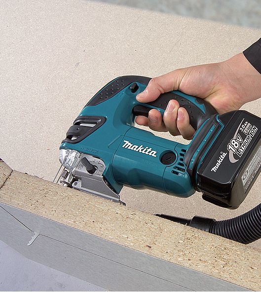 Электролобзик Makita DJV180Z