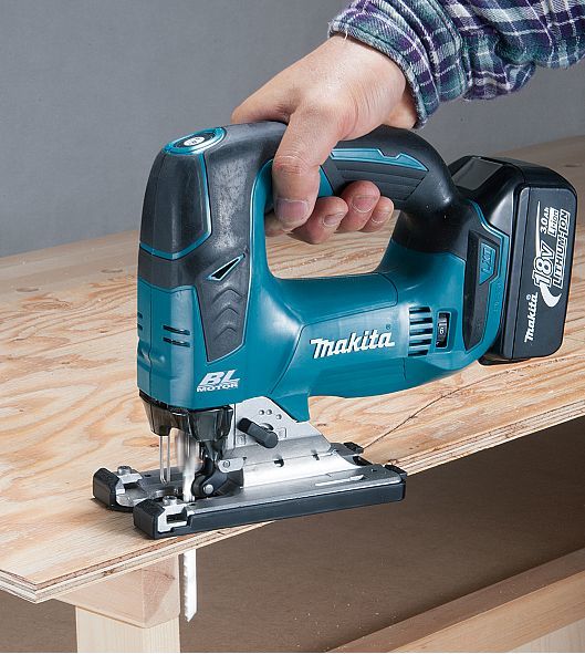 Электролобзик Makita DJV182Z