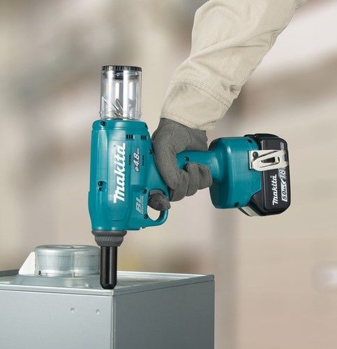 Аккумуляторный заклепочник Makita DRV150Z