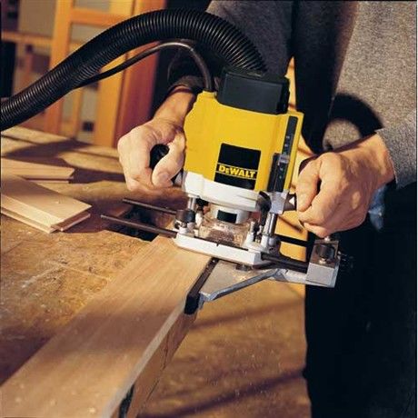 Фрезер DeWalt DW615-QS